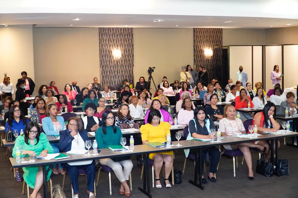 Presidente TSE exhorta a las mujeres de los partidos, movimientos y agrupaciones políticas empoderarse de sus Derechos consagrado en la Constitución y las leyes electorales