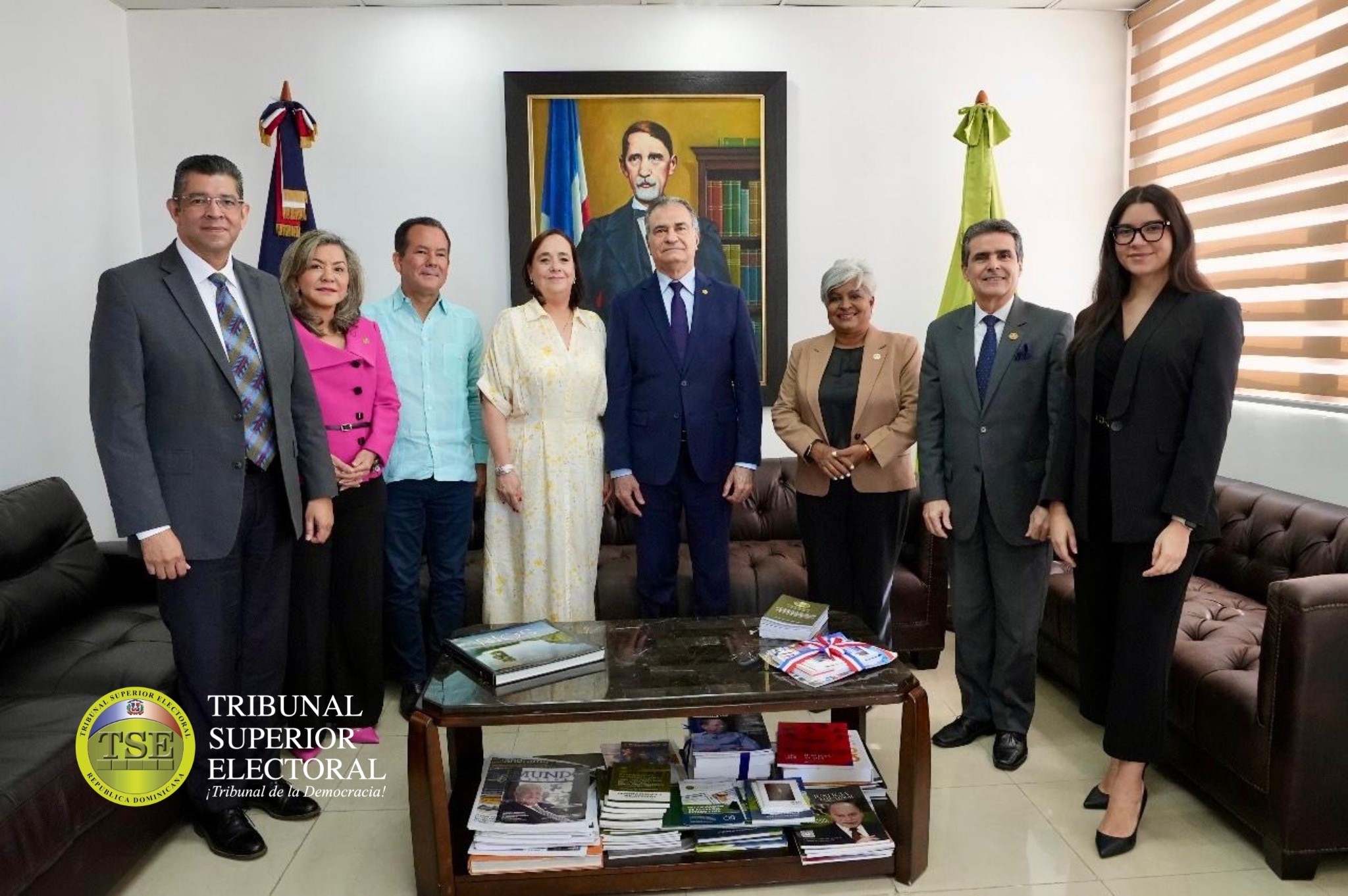 MISIÓN DE IIDH Y CAPEL VISITA TRIBUNAL SUPERIOR ELECTORAL, HARÁ ESTUDIO SOBRE ABSTENCIÓN ELECTORAL